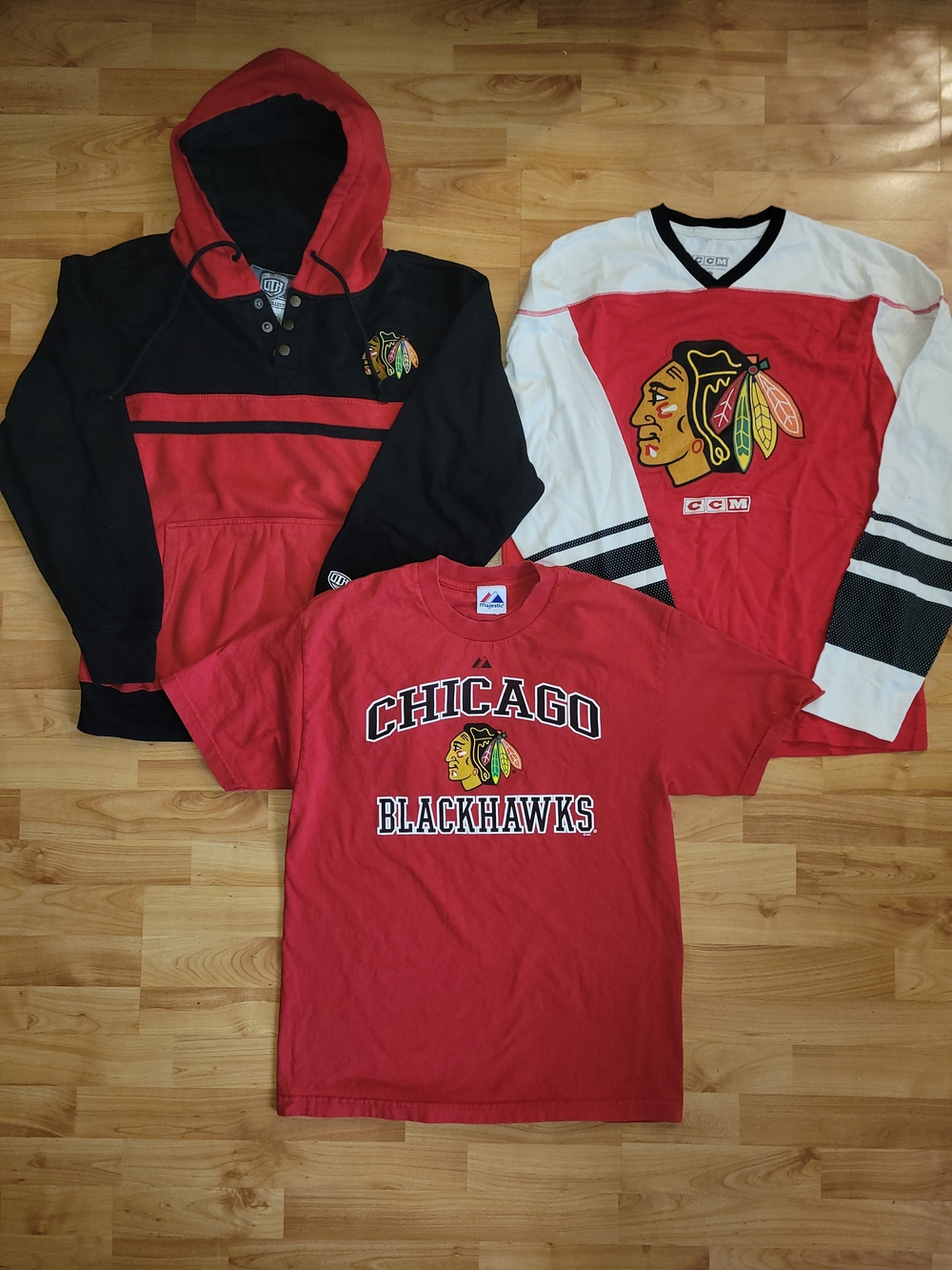 Chicago Blackhawks Large Bundle: All Seasons All Larges ! Hoodie+ Longsleeve+Tee